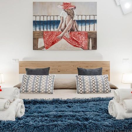 Donna Teresa Central & Cozy Apartment Таранто Экстерьер фото